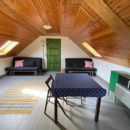 Preshaz A Hegyteton Apartment Pecsely Exterior photo
