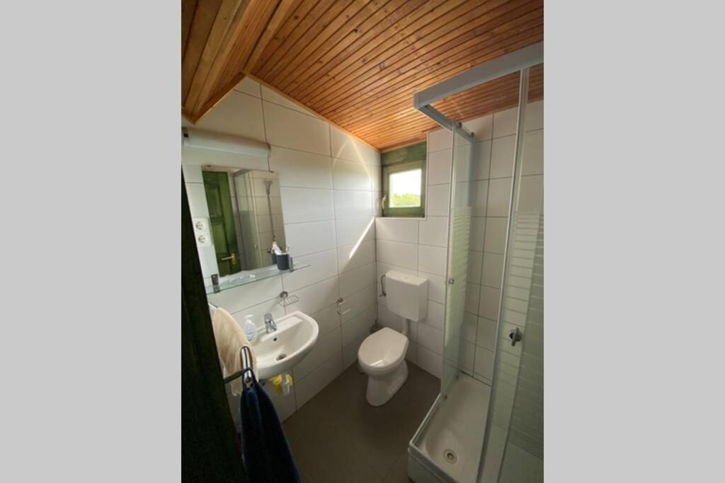 Preshaz A Hegyteton Apartment Pecsely Exterior photo